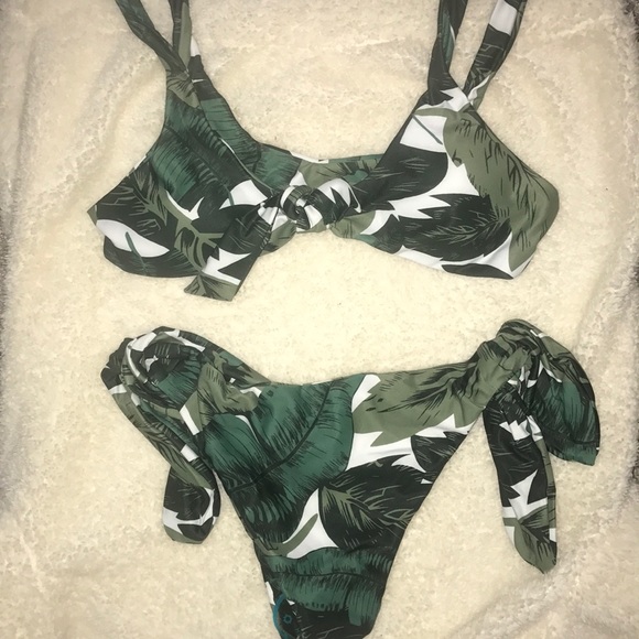 Tropical Bikini - Picture 3 of 6